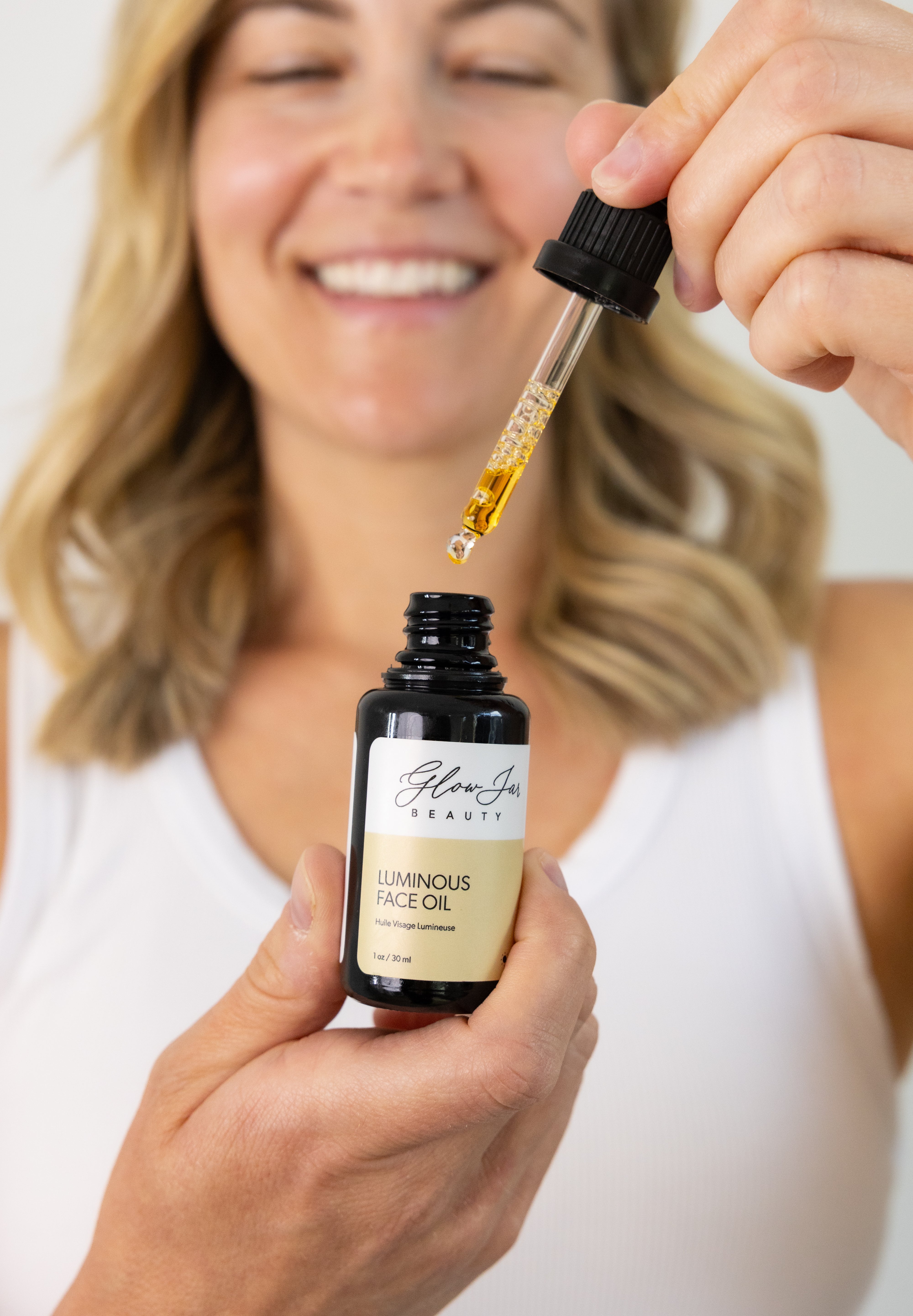 Luminous Facial Oil Woman Application Glow Jar Beauty