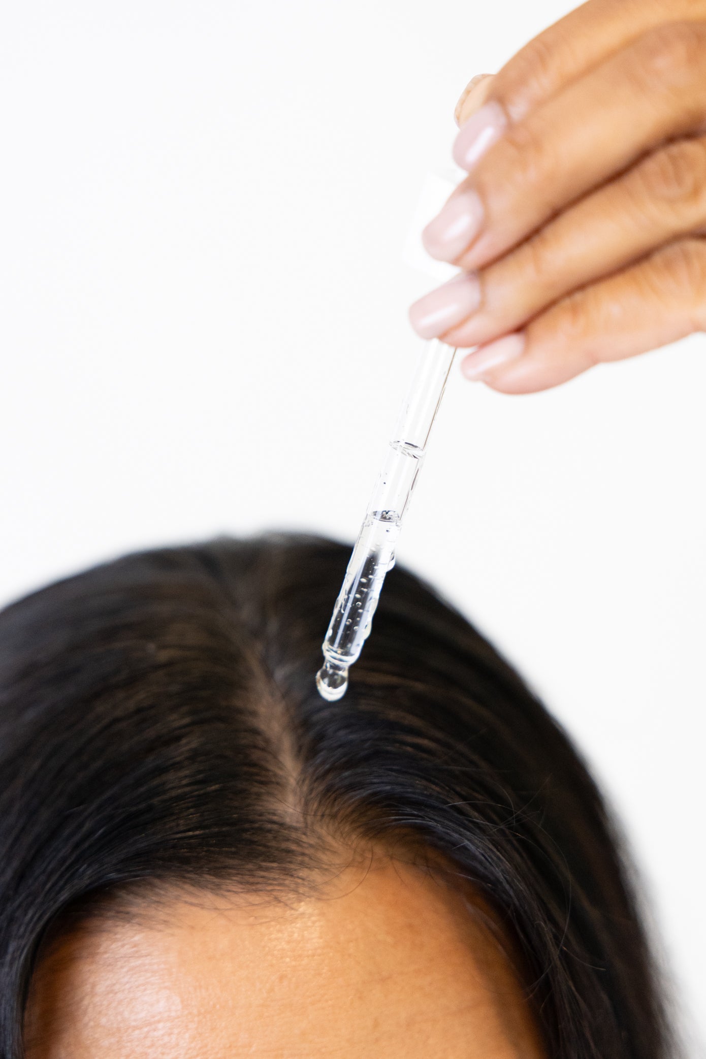 Glow Jar Beauty Healthy Scalp Serum Dabber application